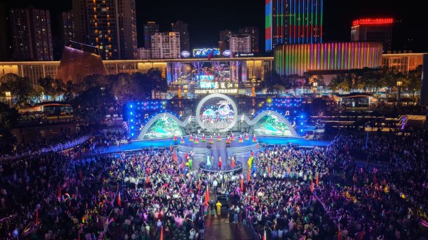宜人配资 时隔6年再采访，这一次，广元女儿节是个“动词”｜记者手记